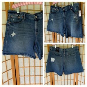 Gap 5” Mid Rise Distressed Denim Jean Short SZ 18/34 NWT